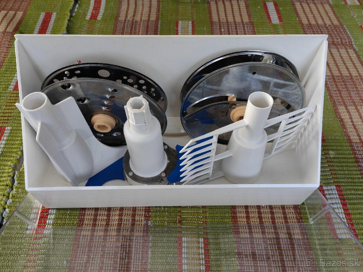 Kuchynský robot ETA Praktik - 3