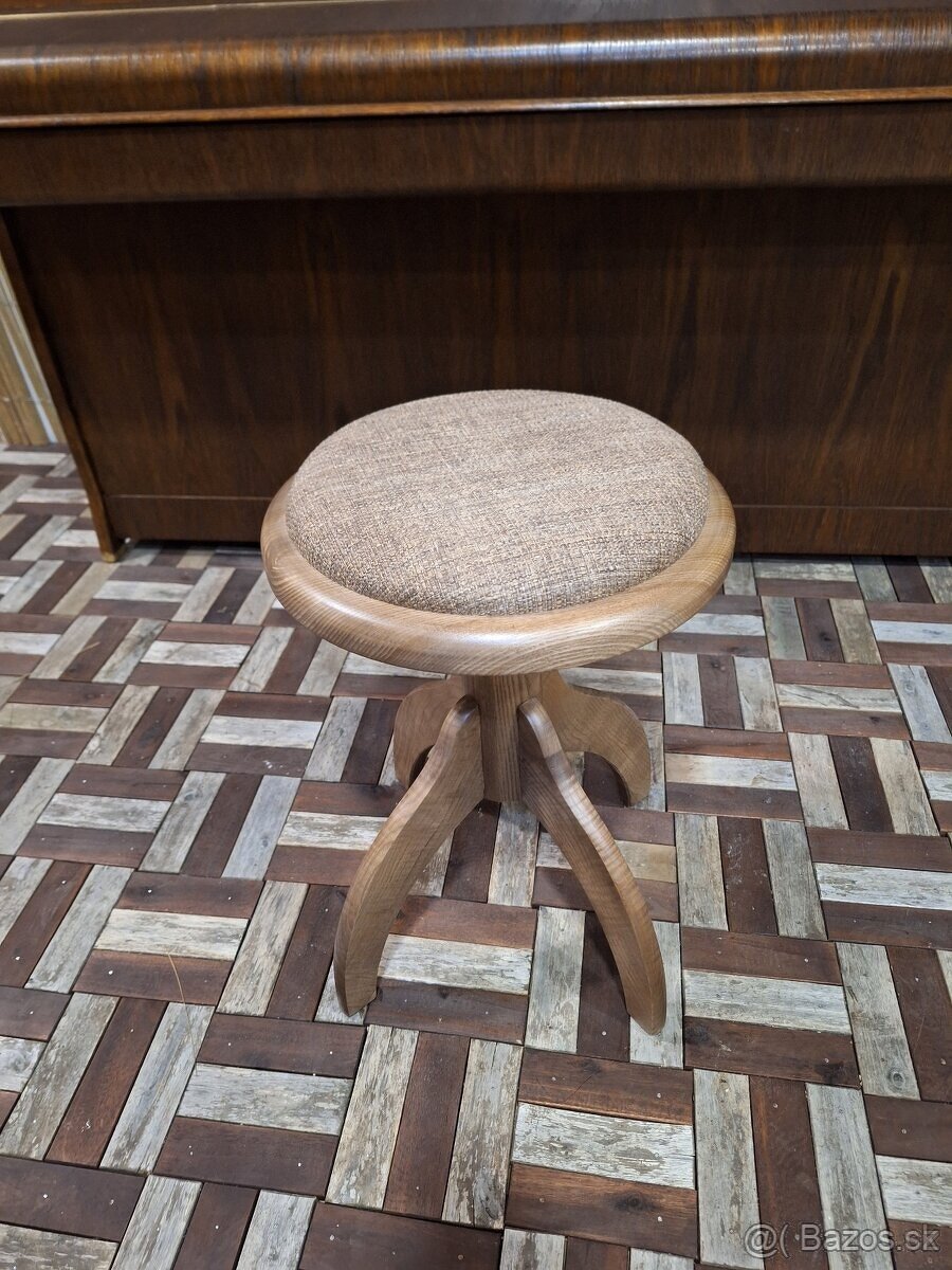 Postrovana stolicka zidlicka ku klaviru - 3