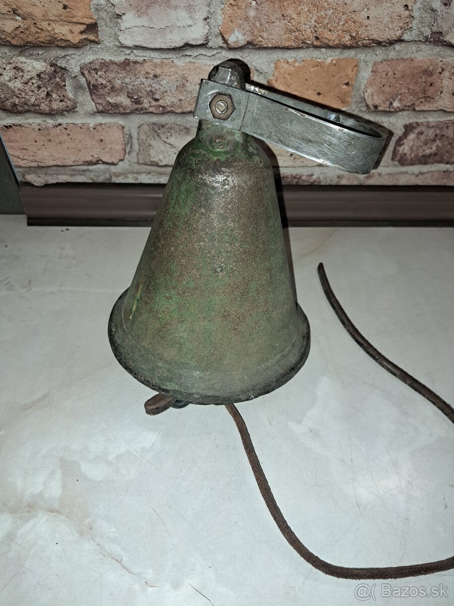 Stary liatinovy zvon - 3