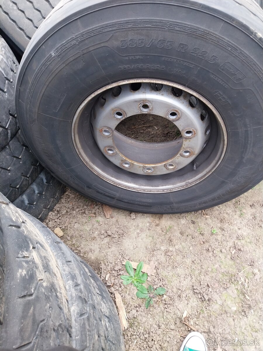 Nákladné pneumatiky 385/65 r22,5 - 3