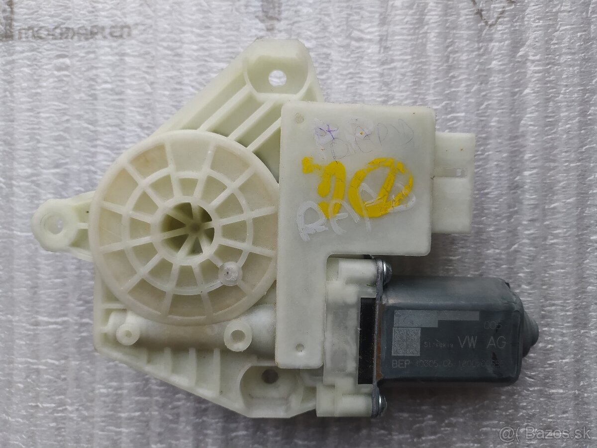 Motorček stahovania okná Škoda Octavia 3 Rapid VW Golf 7 - 3