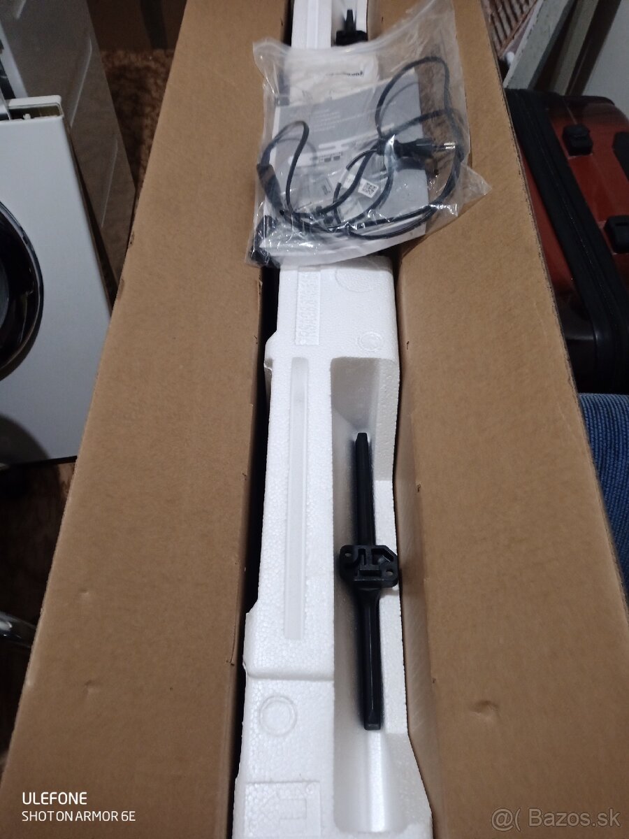 Hisense 50E79Q QLED TV - 3