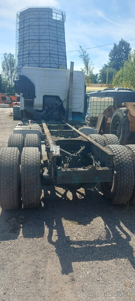 nákladné vozidlo Volvo 330 FM - 3