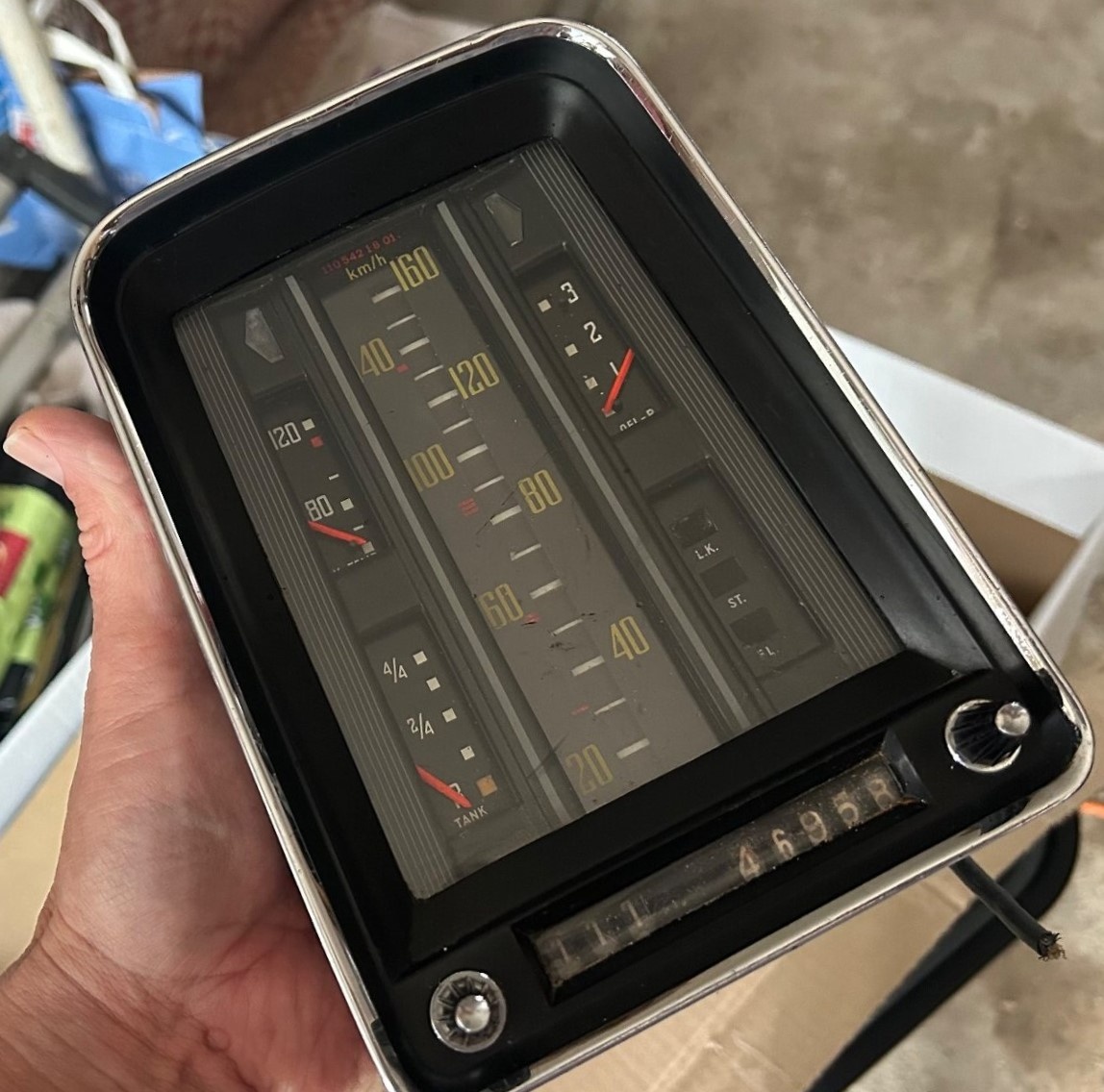 Predam tachometer na Mercedes W110 W111 - 3