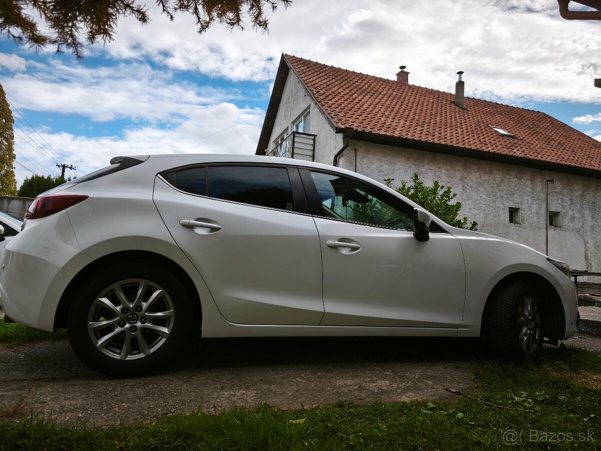 Mazda 3 hatchback - 3