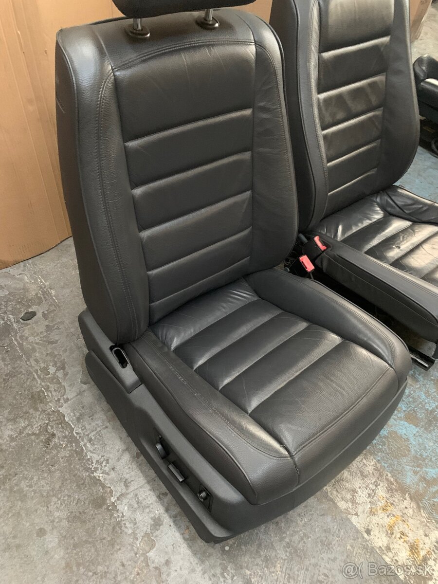 Sedadla Touareg 1 - 3