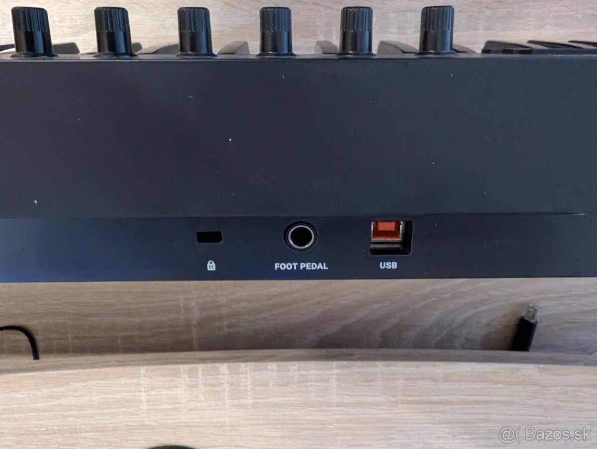 NI Komplete Kontrol A49 - Midi Keyboard - 3