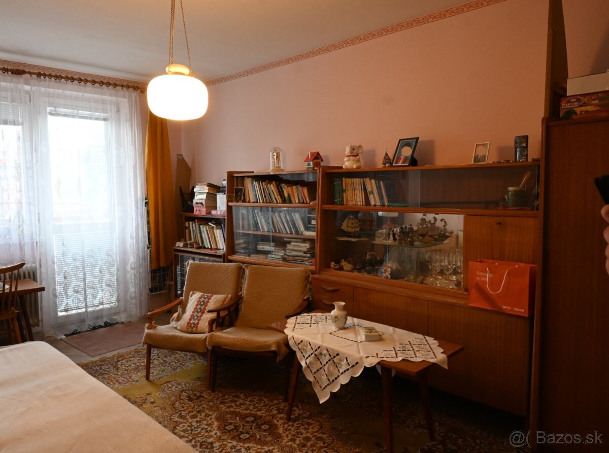 Predávame byt v Šahách blízko centra - 3