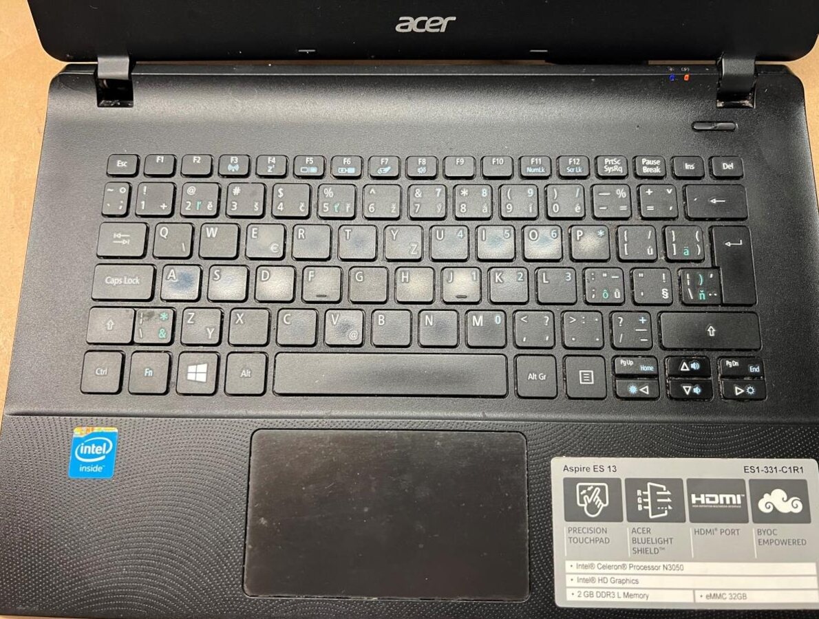 Predám notebook Acer 13,3"Aspire ES 13 na diely - opravu - 3