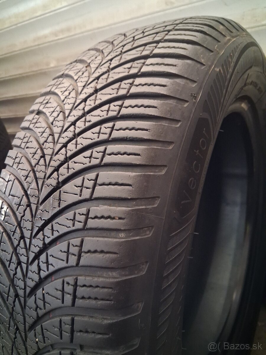 Goodyear celoročné 195/65/R15 - 3