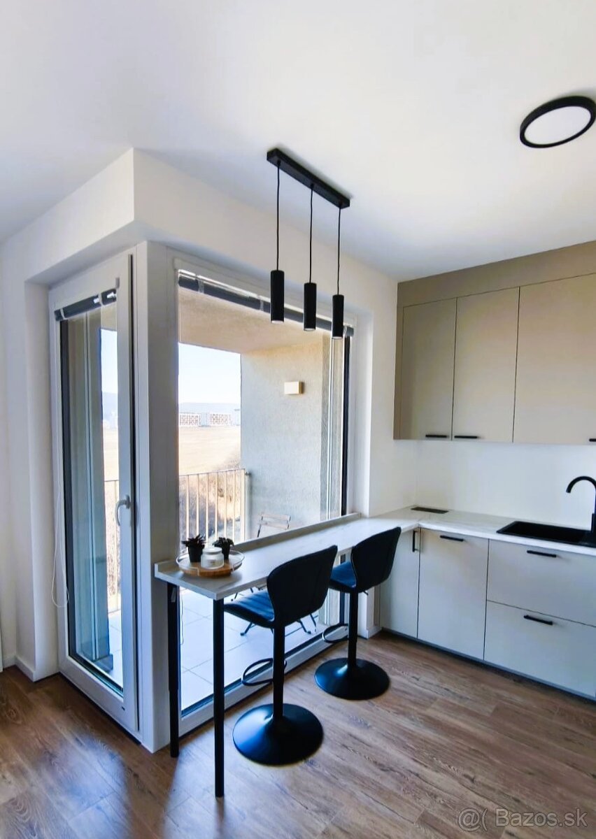 1,5 izbový byt na prenájom s loggiou a parkingom Bory - 3