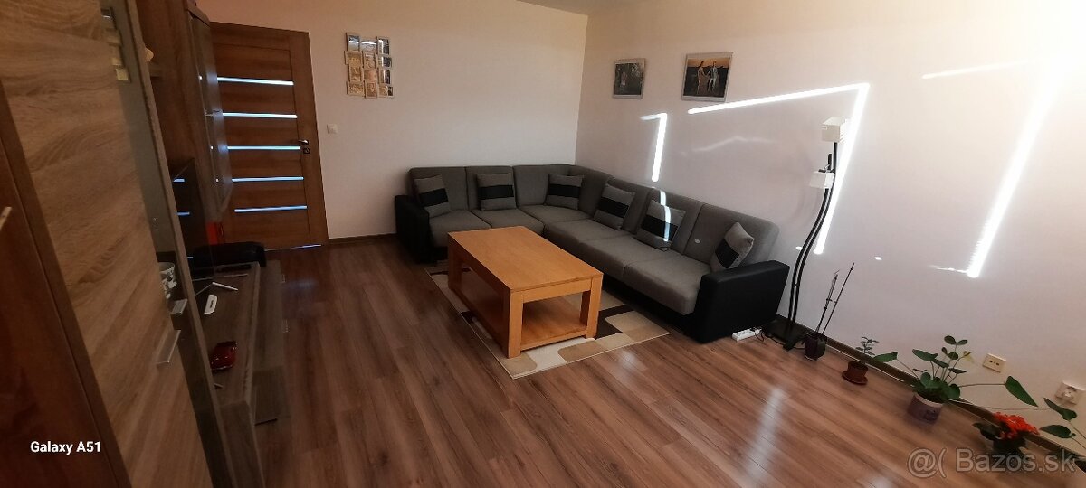 Ponúkam na predaj 3 izbový byt s garážou v Hurbanove - 3