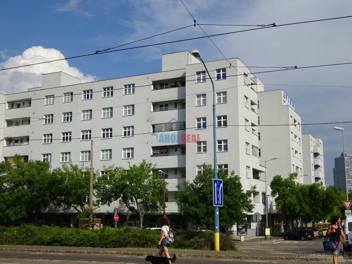 3- IZB BYT v Starom Meste, STARÝ AVION - 3