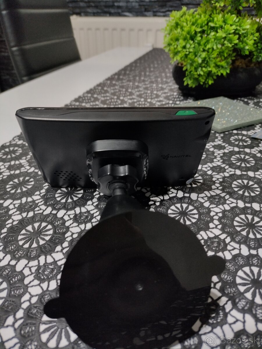 Predám auto navigaciu Navitel - 3