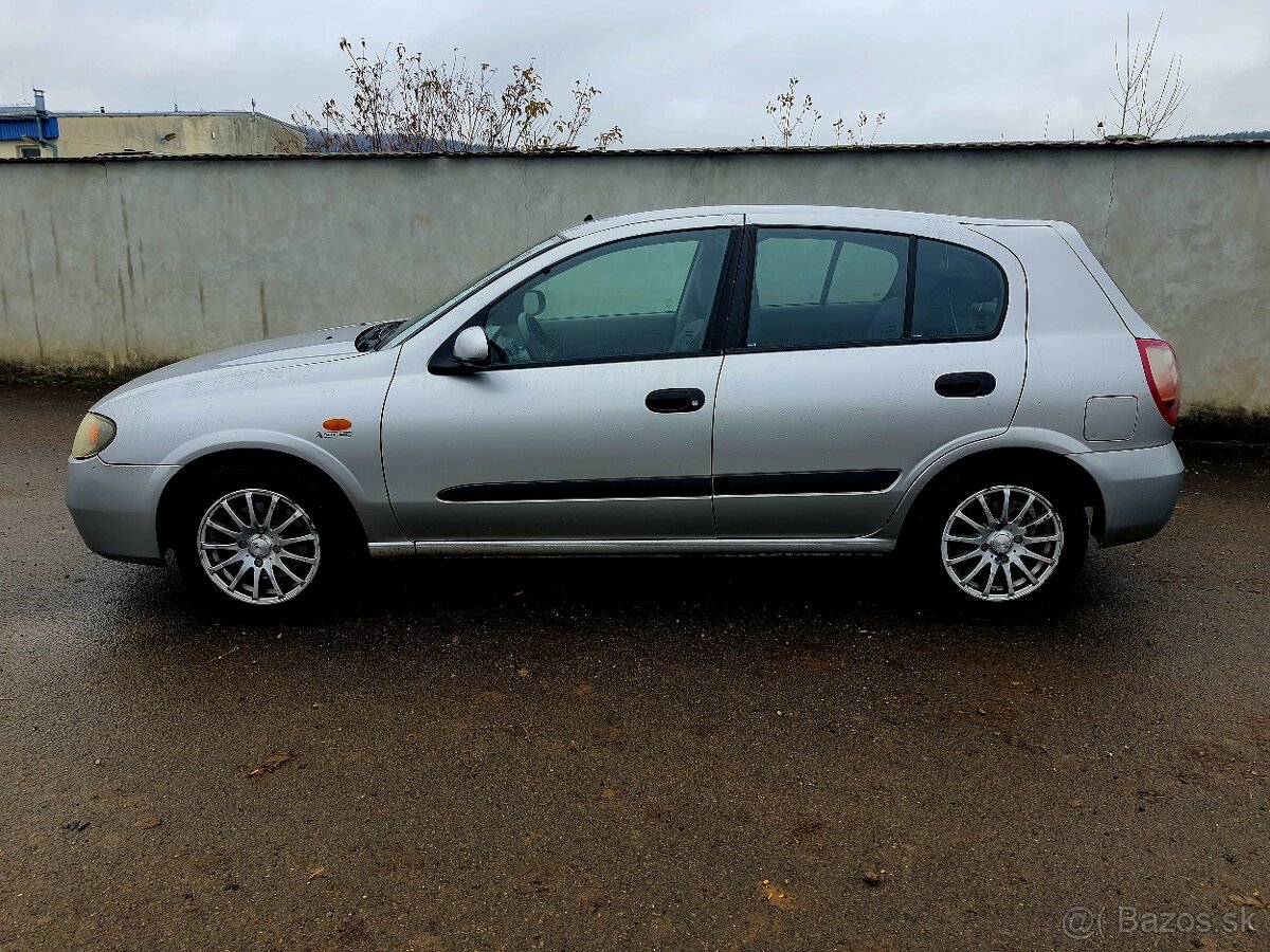 Nissan Almera N16 Hatchback (2003) - 3