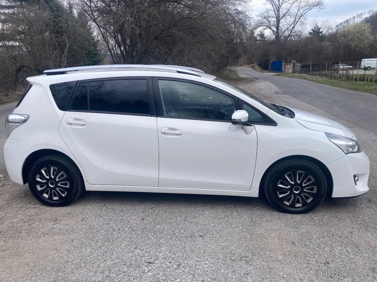 Toyota Verso 7-miestna 2,0D-4D - 3