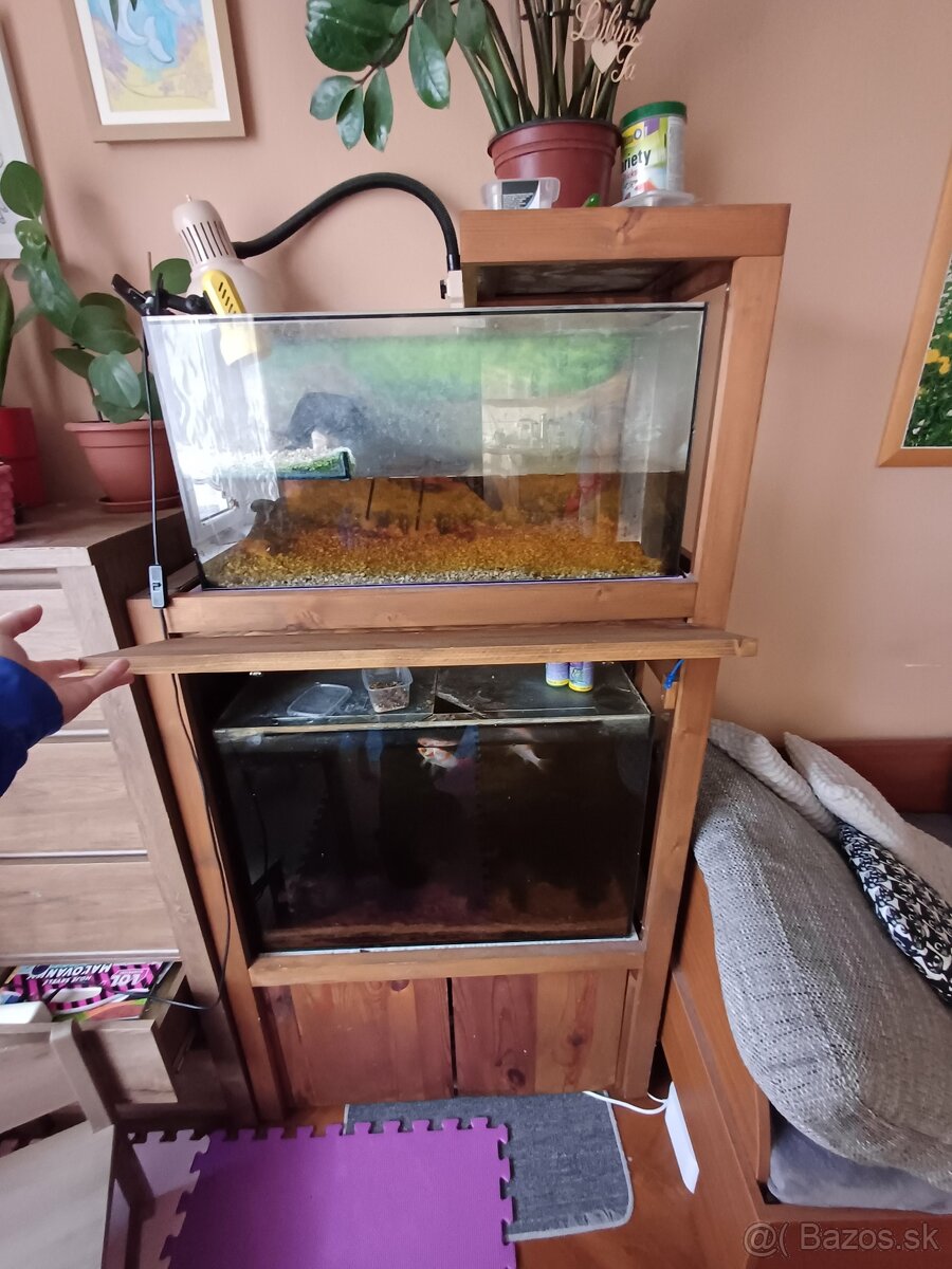 Stojan s akváriom - 3