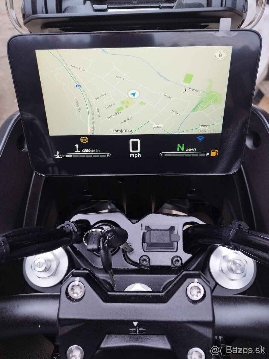 QJ Motor SVT 650 X vodičák A2 rok 2025 3x kufor - 3