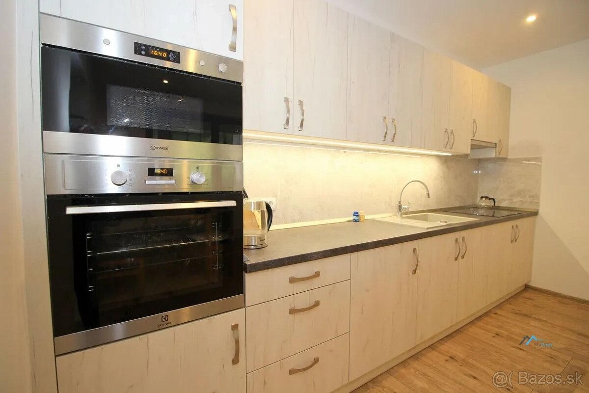 Vidiecka usadlosť na samote s lesmi- Malá Hradná - 3