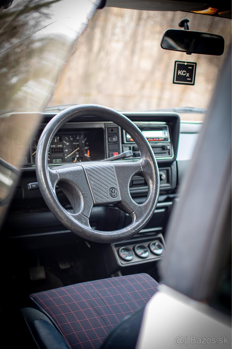 Volkswagen Golf MK1 Cabrio - 3