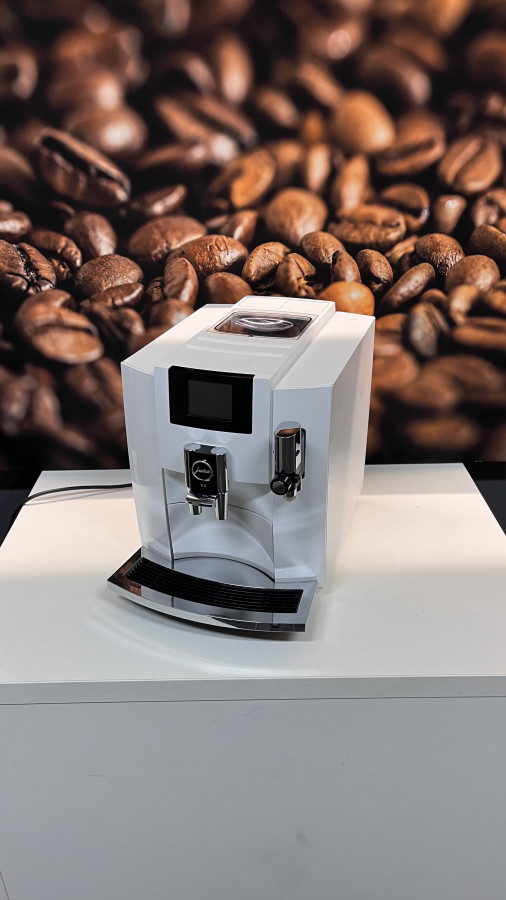 Jura E8 PianoWhite - 3