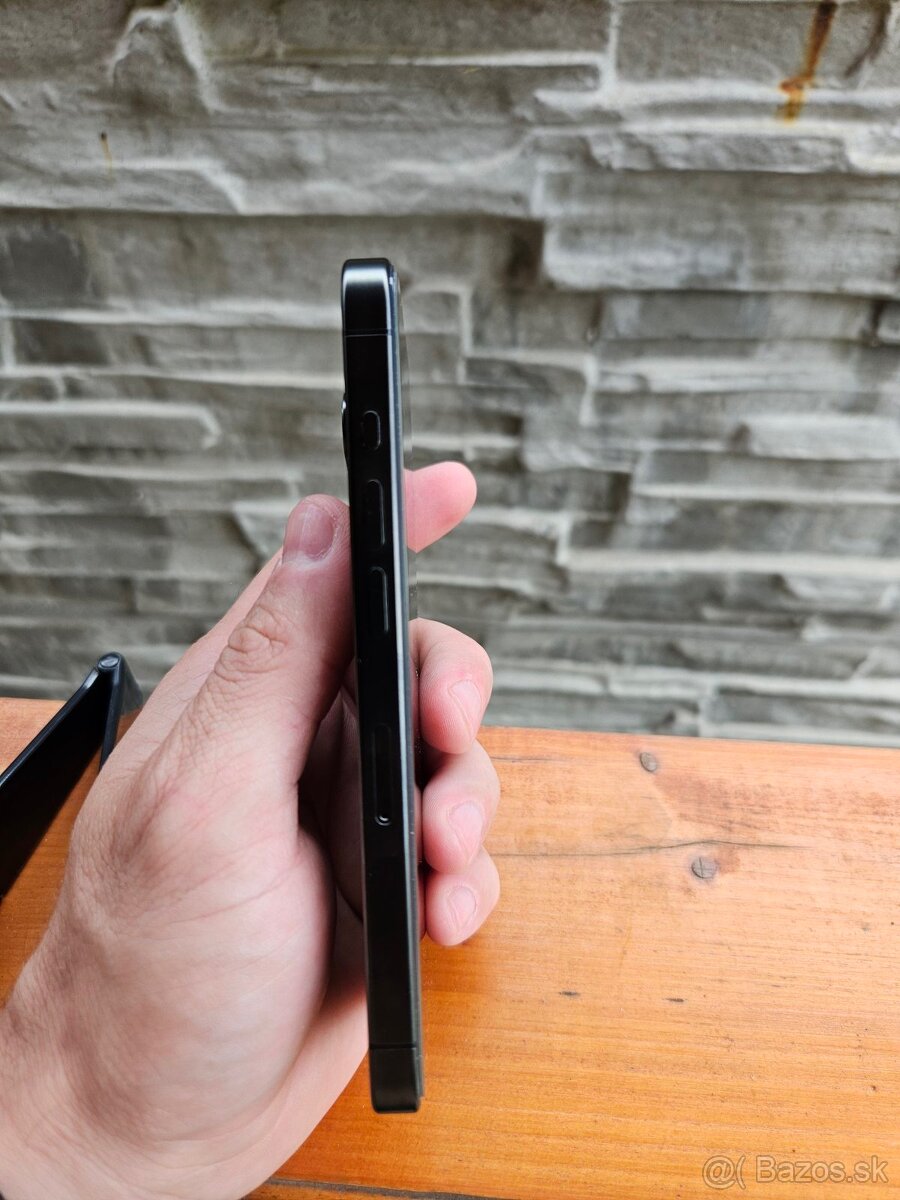 iPhone 15 Pro 128 GB - 3