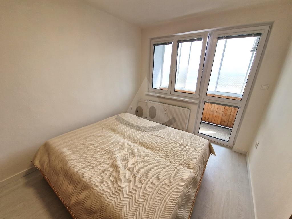 Na prenájom klimatizovaný 3-izb byt s loggiou v Komárne - 3