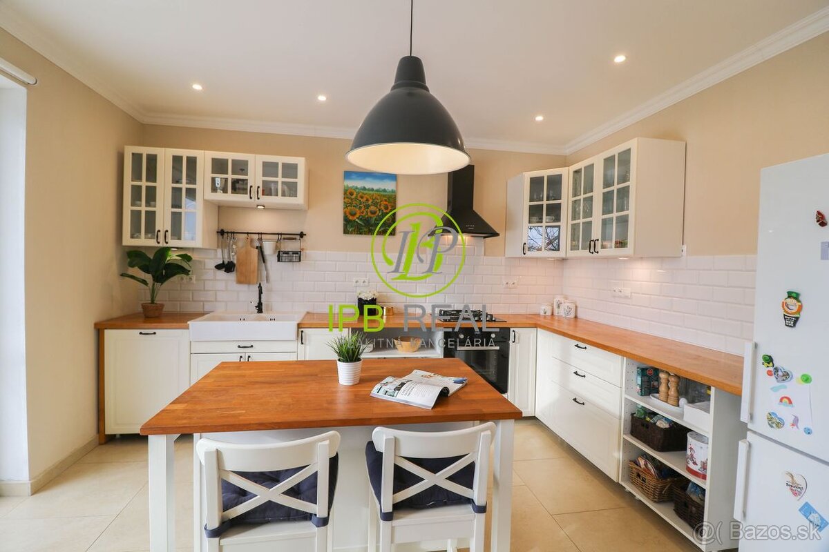 Kompletne zrekonštruovaný priestranný 5-izbový rodinný dom v - 3