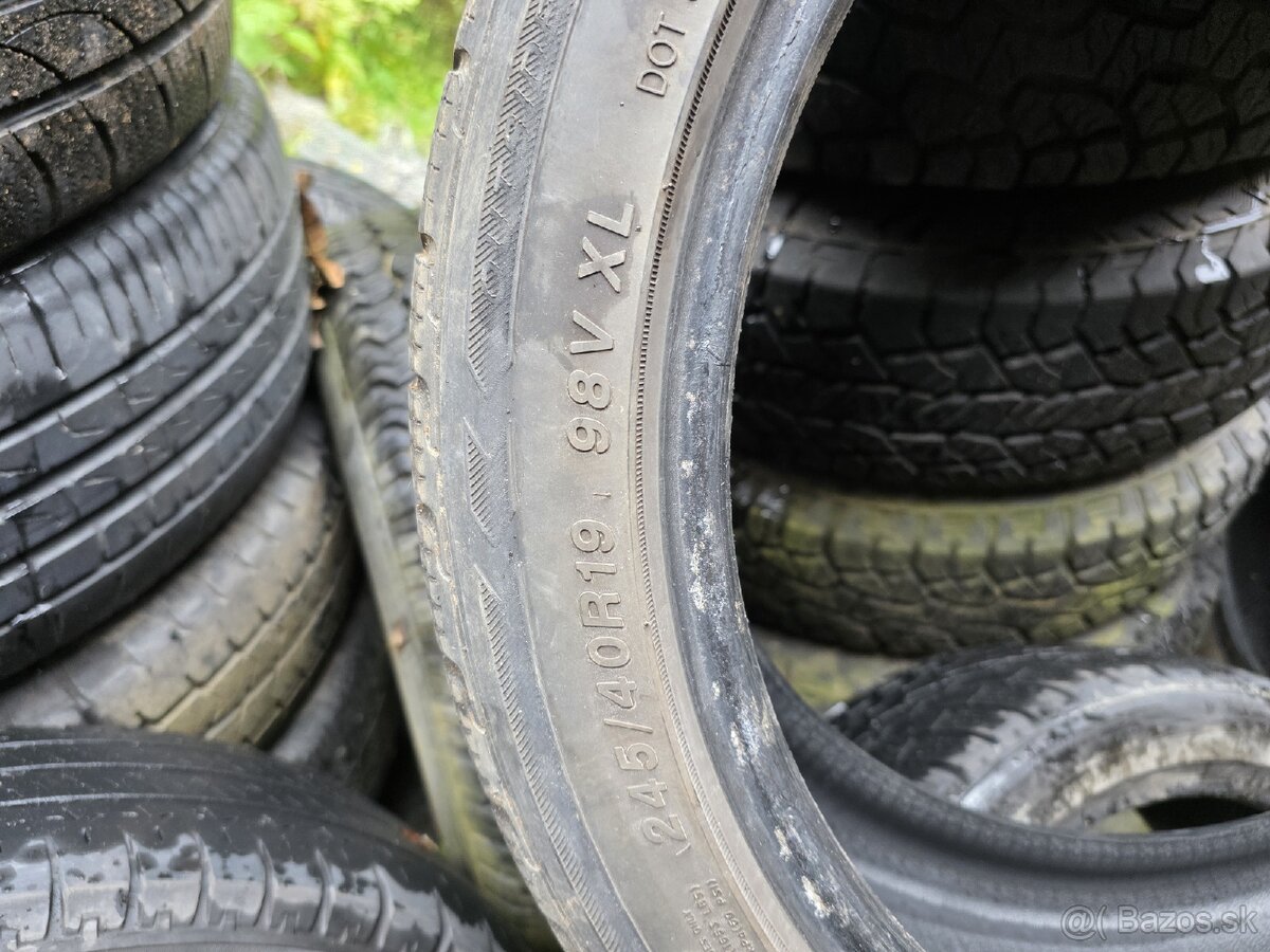 245/40r19 - 3
