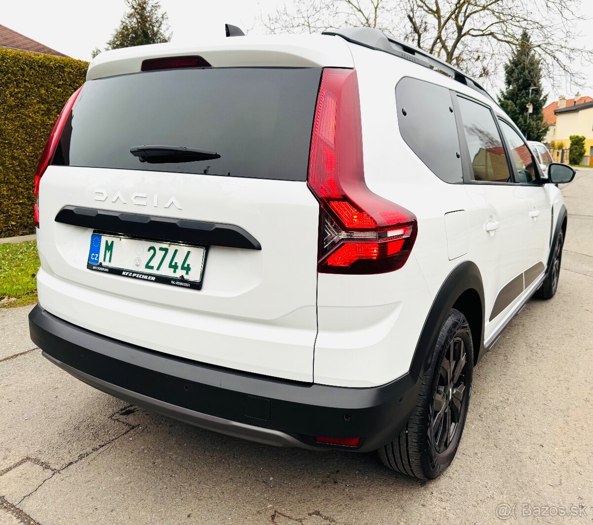Dacia Jogger 1,0 TCe 81KW LIMITED EDITION,NAVI,7 MIST - 3