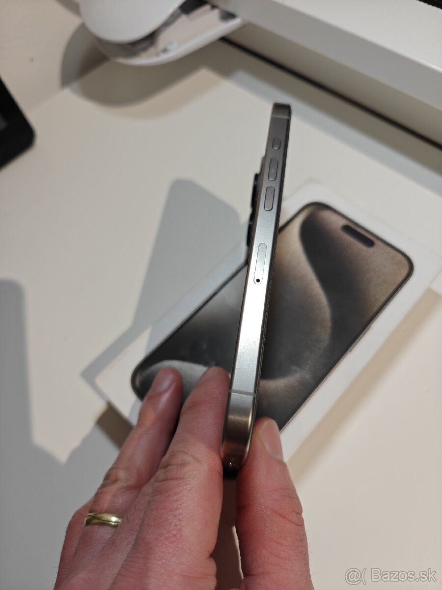 Apple iPhone 15 Pro 128GB - 3