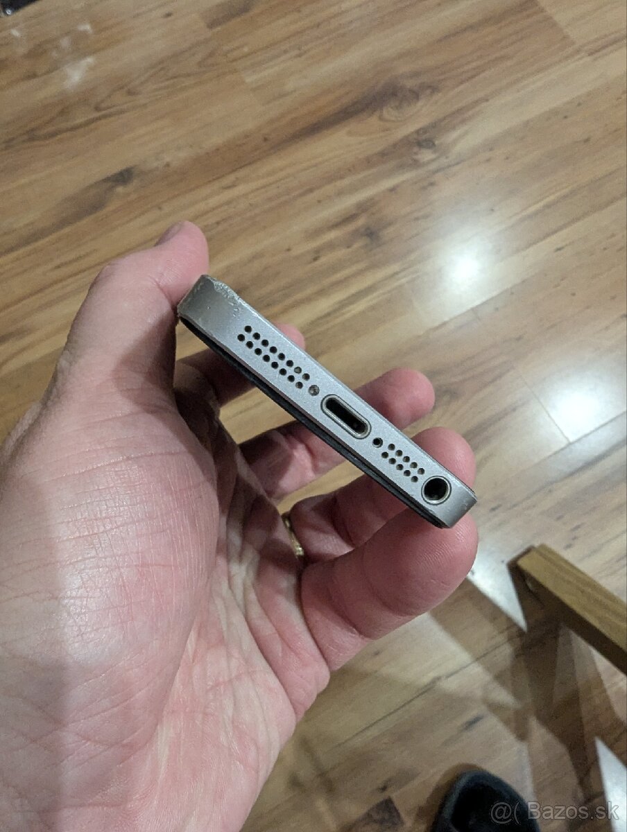 Predam iPhone SE 32 GB - 3