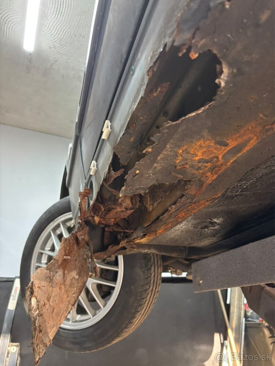 Bmw e36 coupe 1.8is Individual - 3
