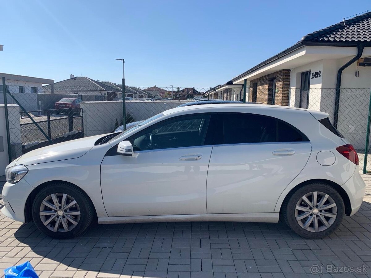 Mercedes-Benz A 180 sedan - 3