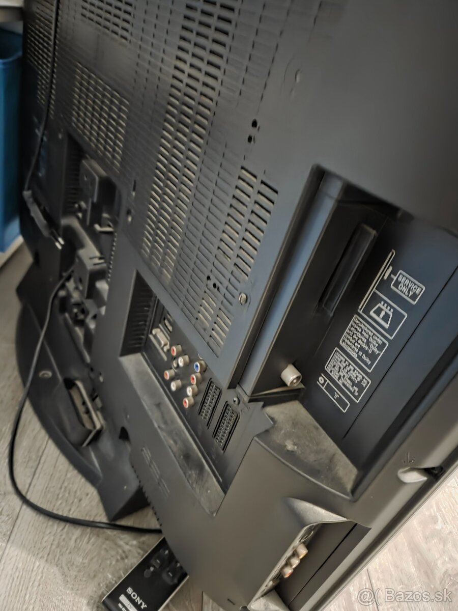 Predam starsi televizor - 3