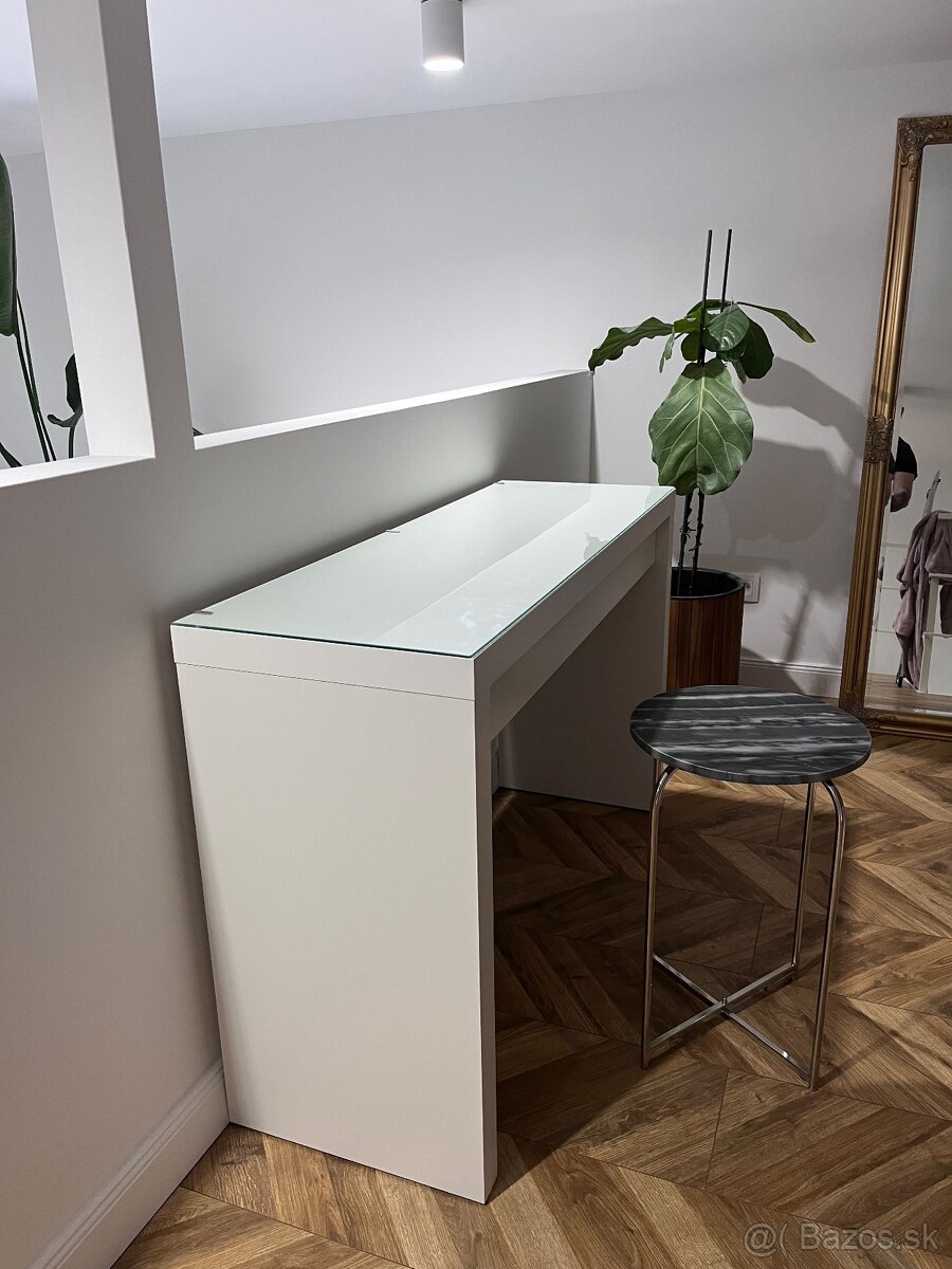 Kozmetický stolík - 3