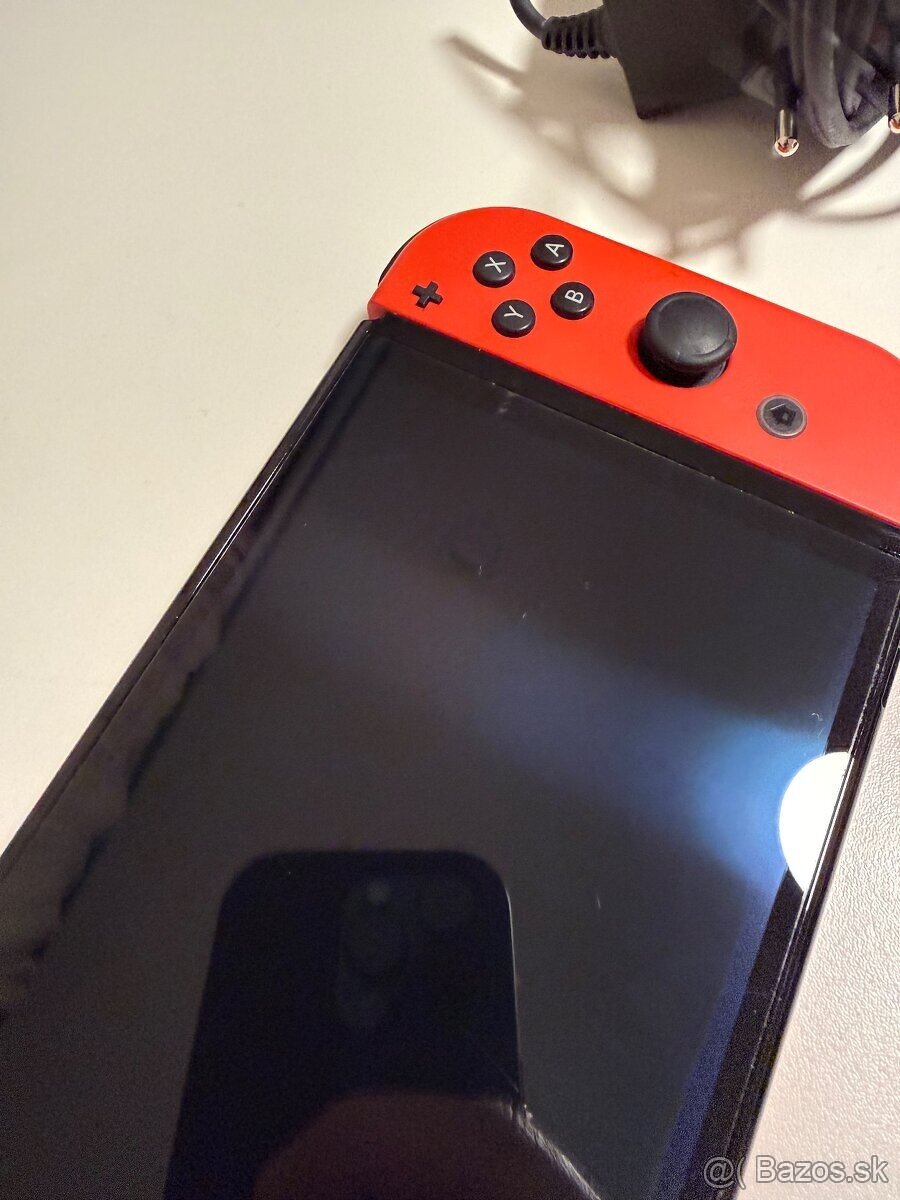 predám nintendo switch OLED - 3