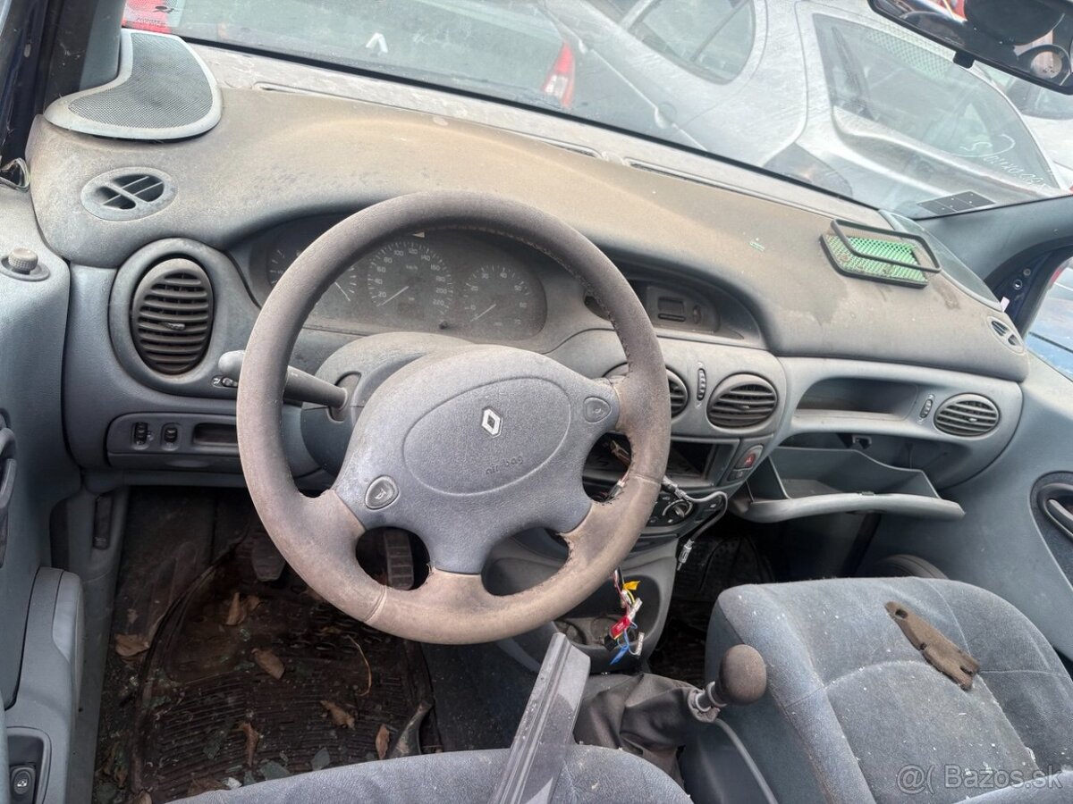 Renault Megane Scenic - 3