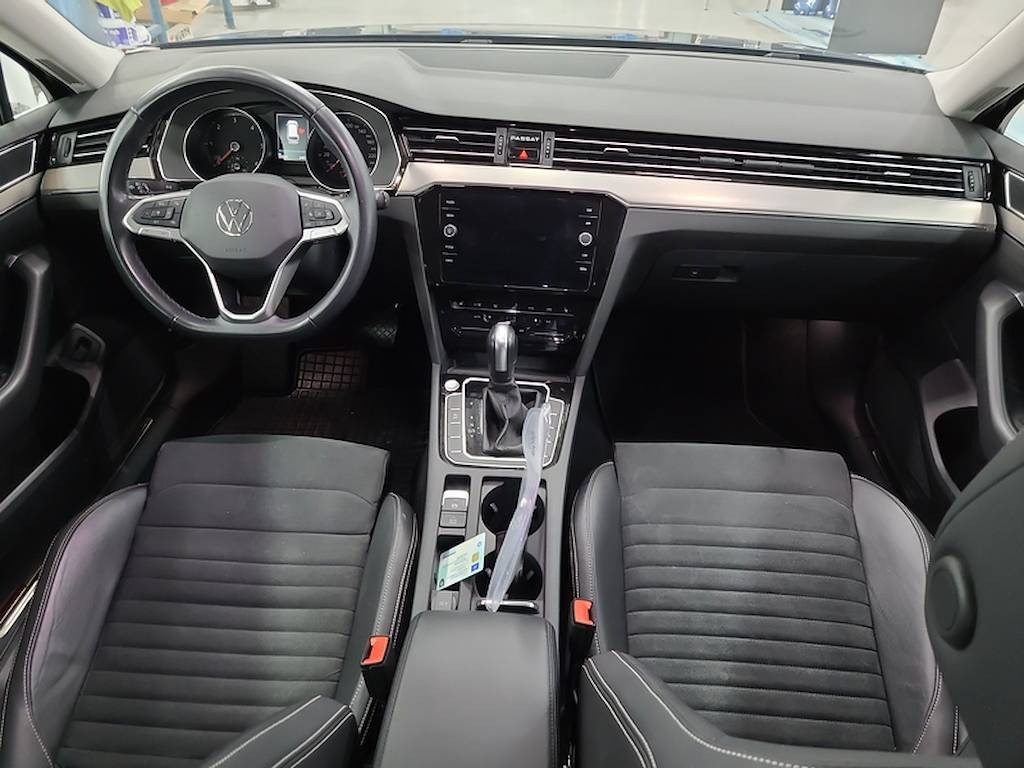 Volkswagen Passat Variant 2.0 TDI EVO Elegance DSG - 3