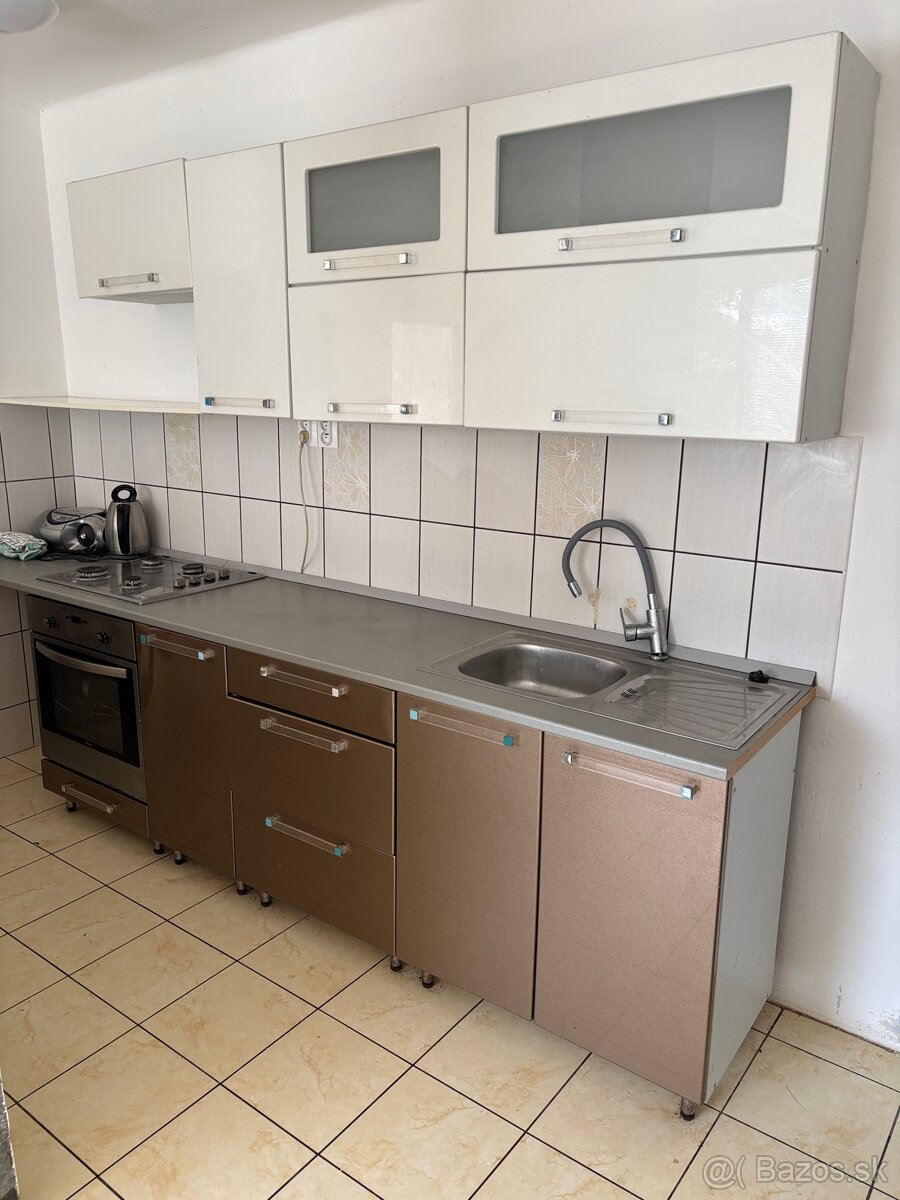 Na predaj - Rodinný dom v obci Pribeta - 3