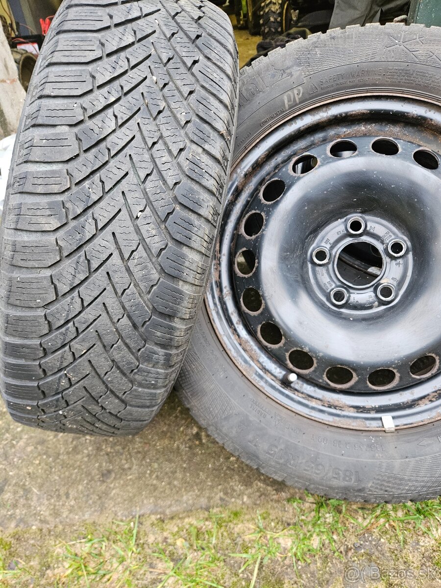 Zimne gumy 185 65 r15 na plechovych diskoch s puklicami - 3