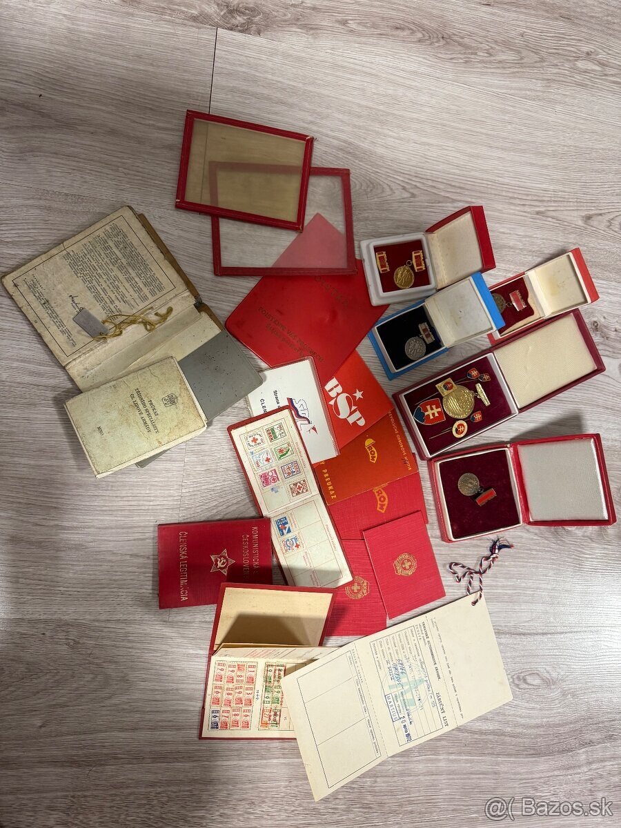 Staré odznaky, knižky - 3