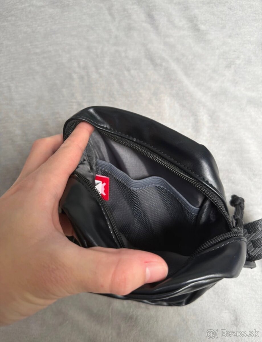 Supreme Shoulder Bag (taštička)– nová - 3