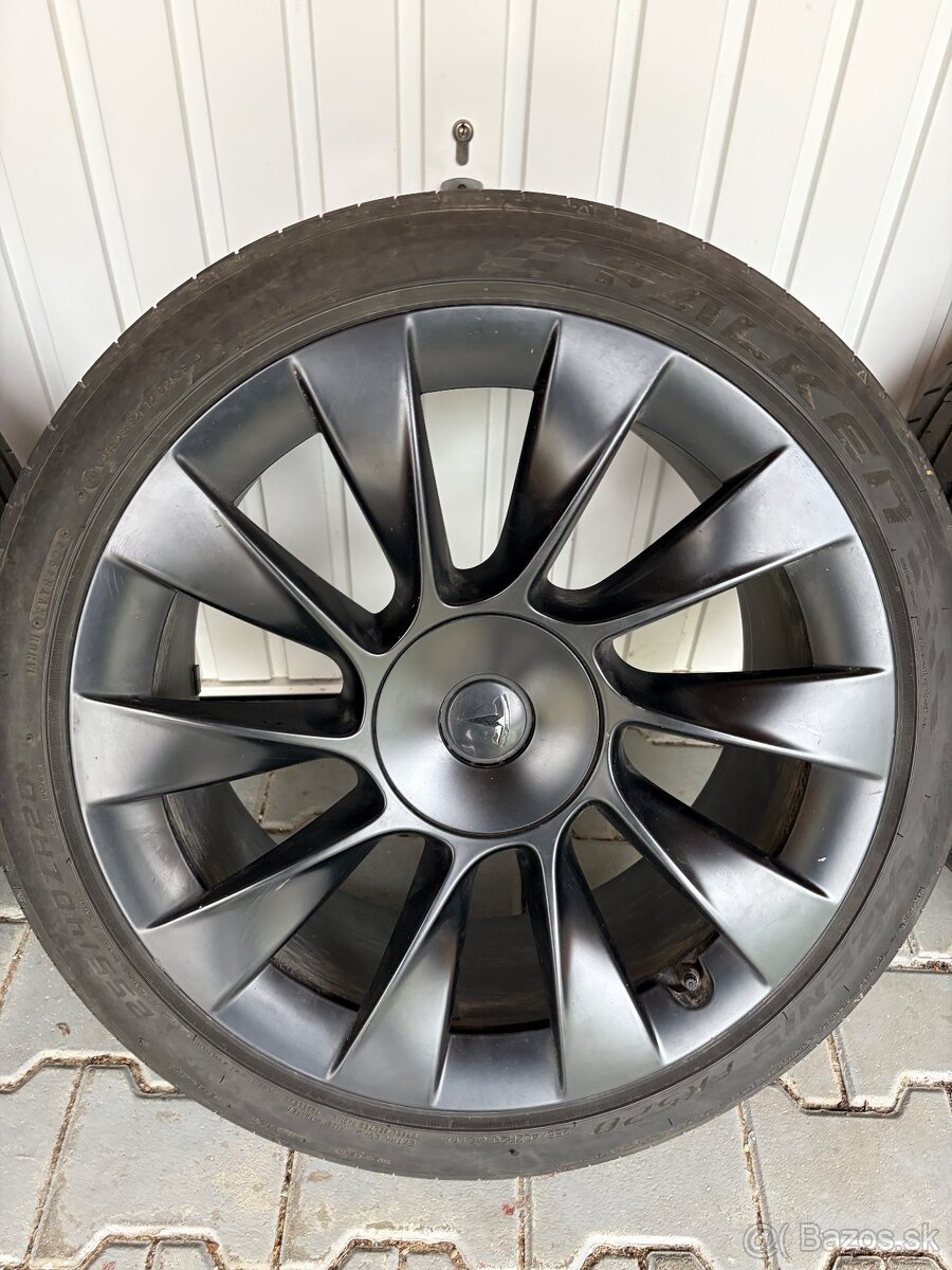 Predám Induction 20” originál Tesla Y kolesá 20x9,5J 5x114 E - 3