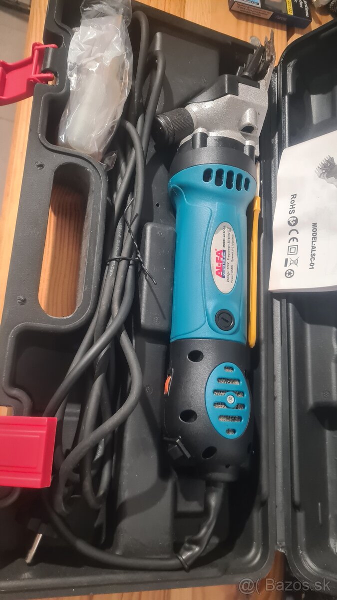 Predám elektrický strojček na strihanie oviec 600W - 3