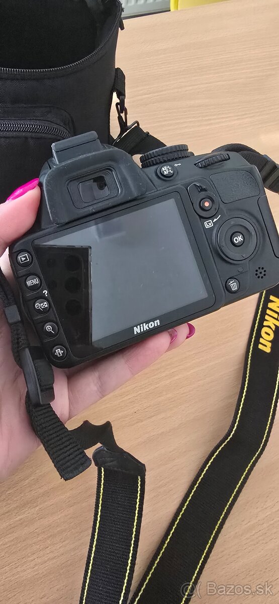 Nikon D3100 - 3