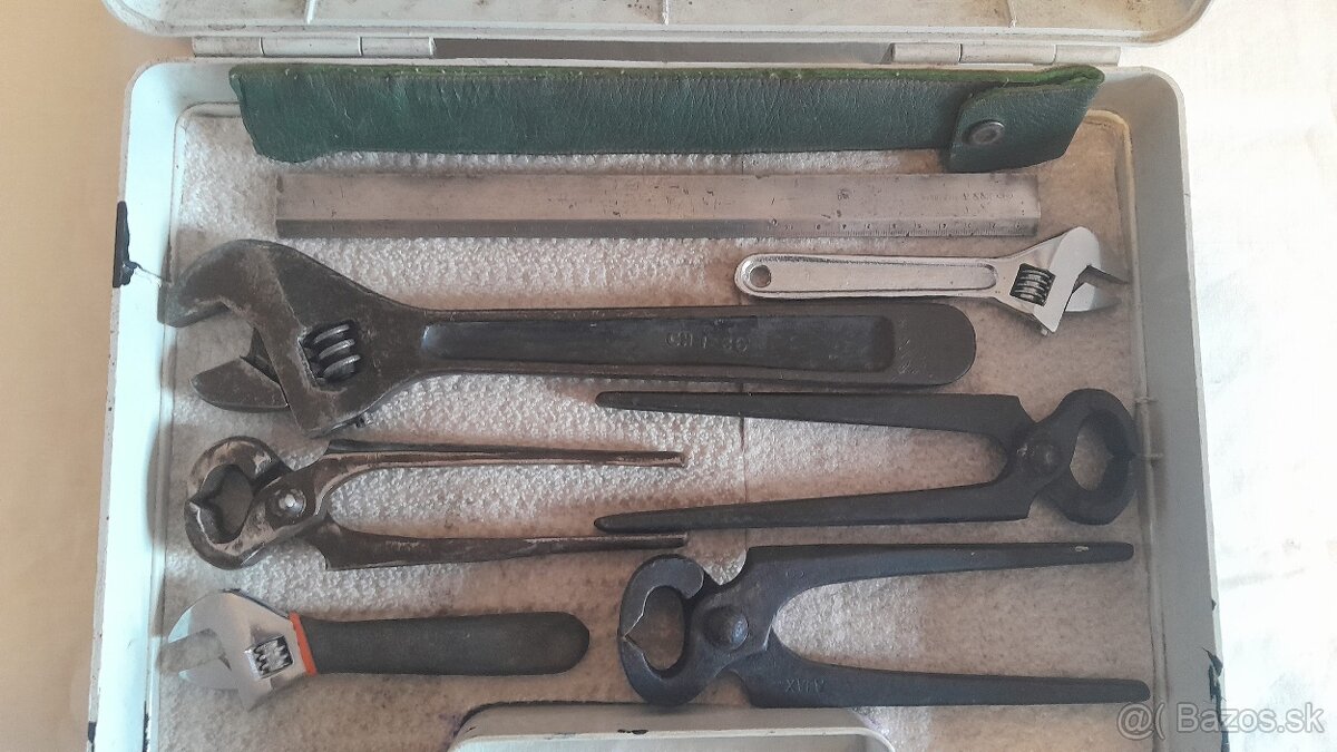 Francuzsky.kluc,klieste,ocelove.pravitko - 3