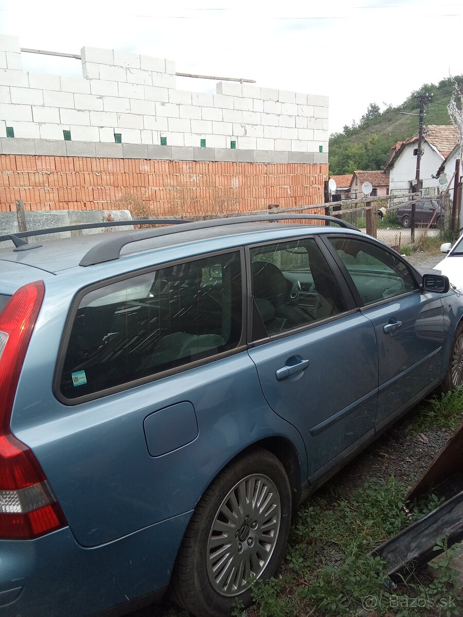 Predám Volvo v50 2.0diesel - 3