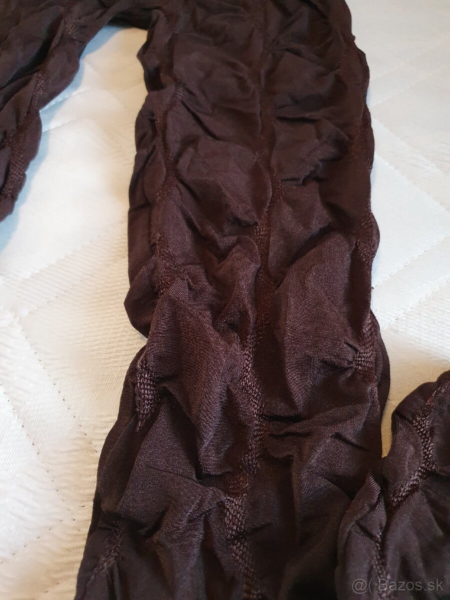 Dámske nazberané hnedé legíny - 3