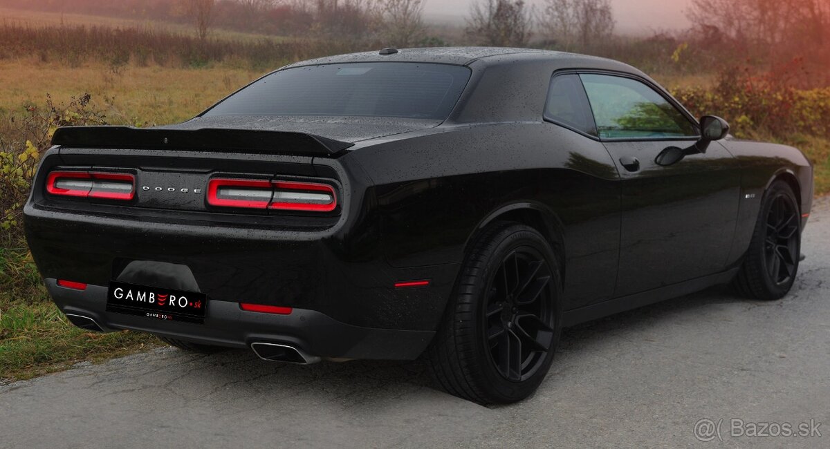 Dodge Challenger 5,7 V8 HEMI R/T - 3